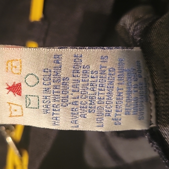 Ricki's dark indigo denim pencilskirt with yellow belt. Size 8 - Picture 7 of 8